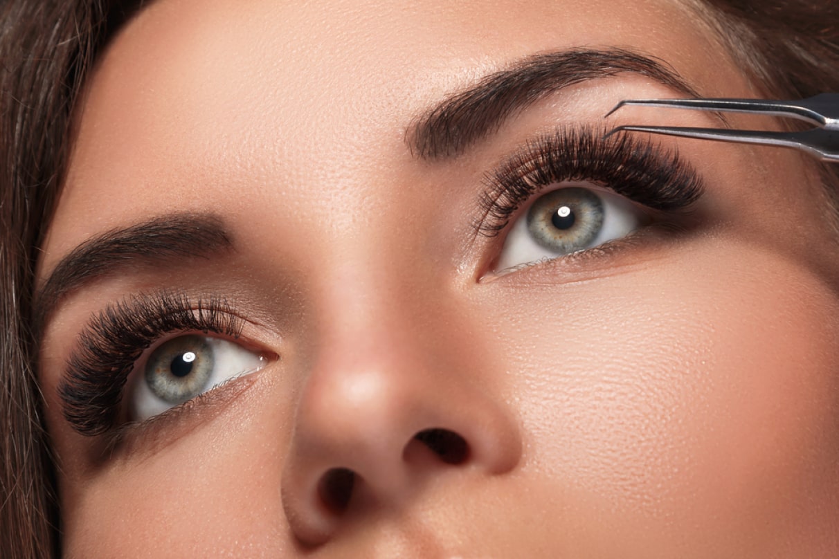 Enhancing Your Look: Eyelash Extensions as the Latest Fashion Trend