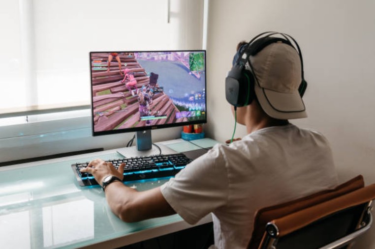 Online Gaming as a Catalyst for Esports Development