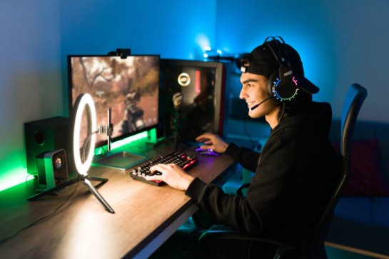 How Players Can Build Healthy Online Gaming Habits